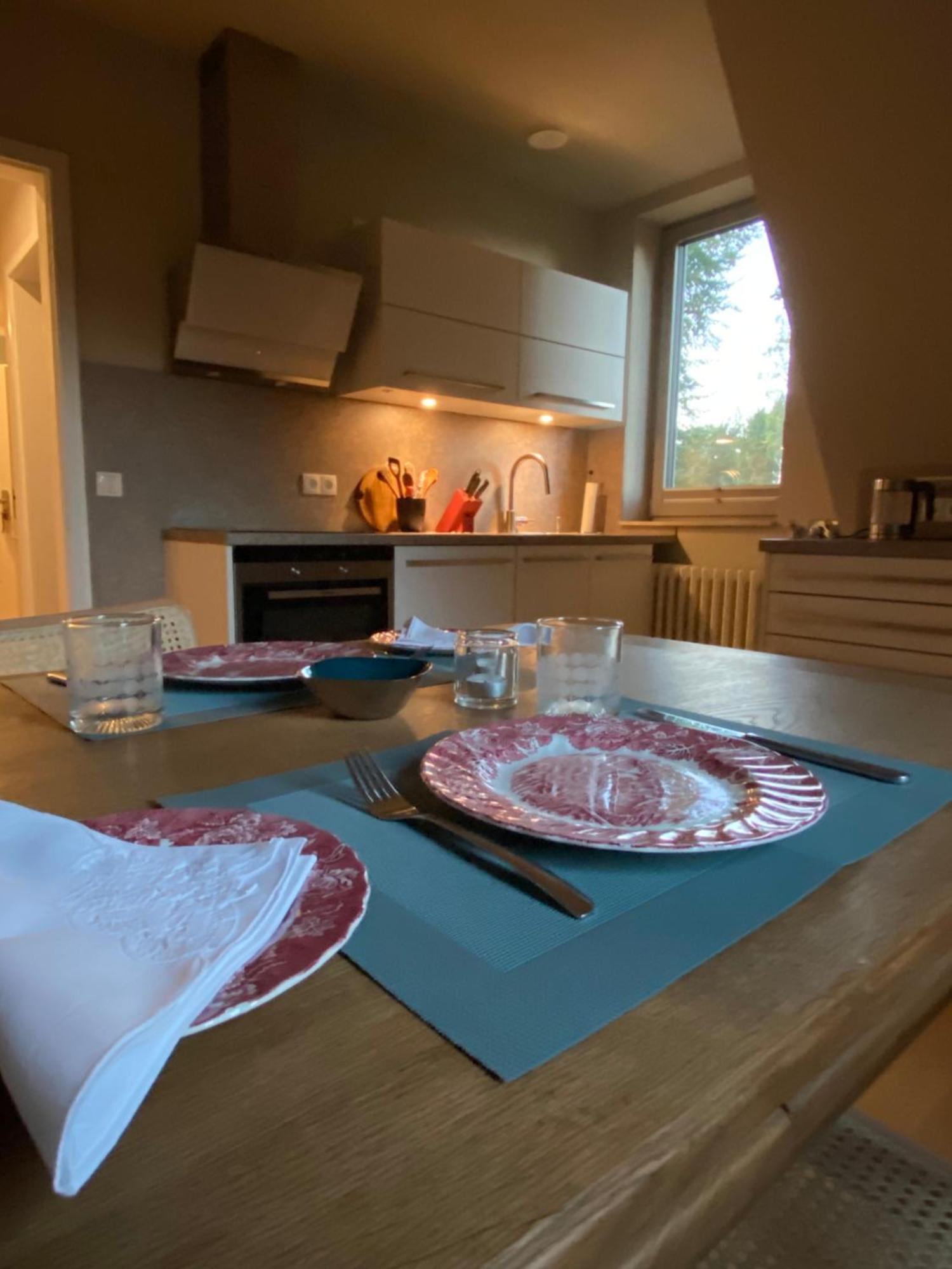 Copper Beech Place Ахим Экстерьер фото