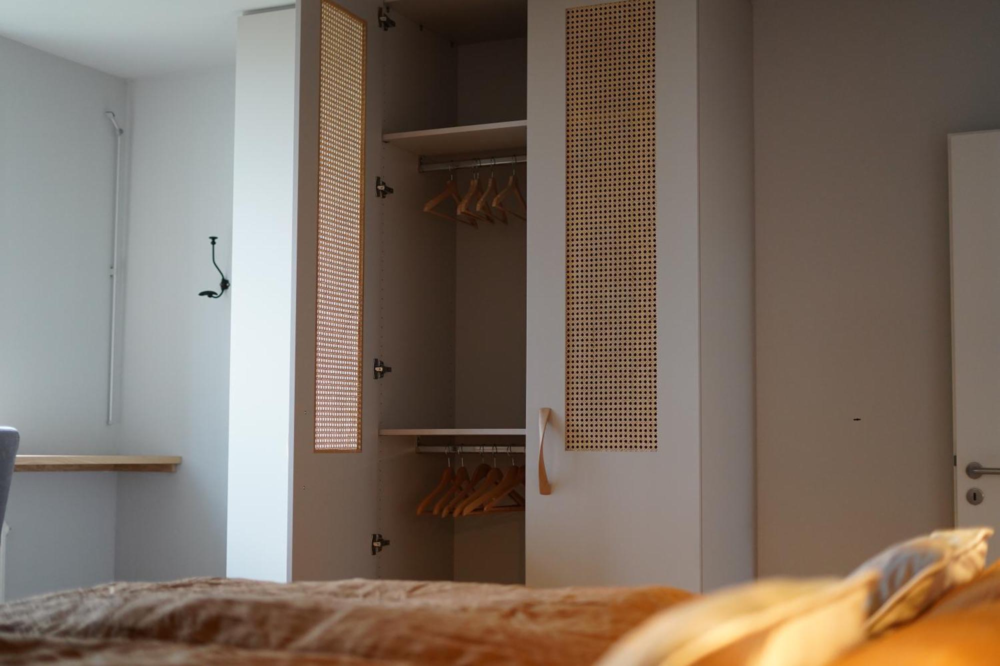 Copper Beech Place Ахим Экстерьер фото